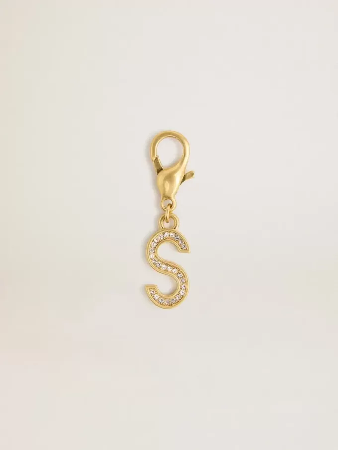 Ciondolo a forma di lettera S in ottone color oro con cristalli Ciondolo a forma di lettera S in ottone color oro con cristalli