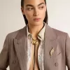 Collana Jewelmates con bolo tie in pelle nera con dettagli in metallo oro antico Collana Jewelmates con bolo tie in pelle nera con dettagli in metallo oro antico