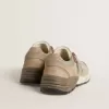 Dad-Star da donna in mesh beige e pelle scamosciata con stella in pelle argentata Dad-Star da donna in mesh beige e pelle scamosciata con stella in pelle argentata