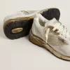 Dad-Star da donna in mesh e pelle scamosciata bianca con stella laminata oro Dad-Star da donna in mesh e pelle scamosciata bianca con stella laminata oro