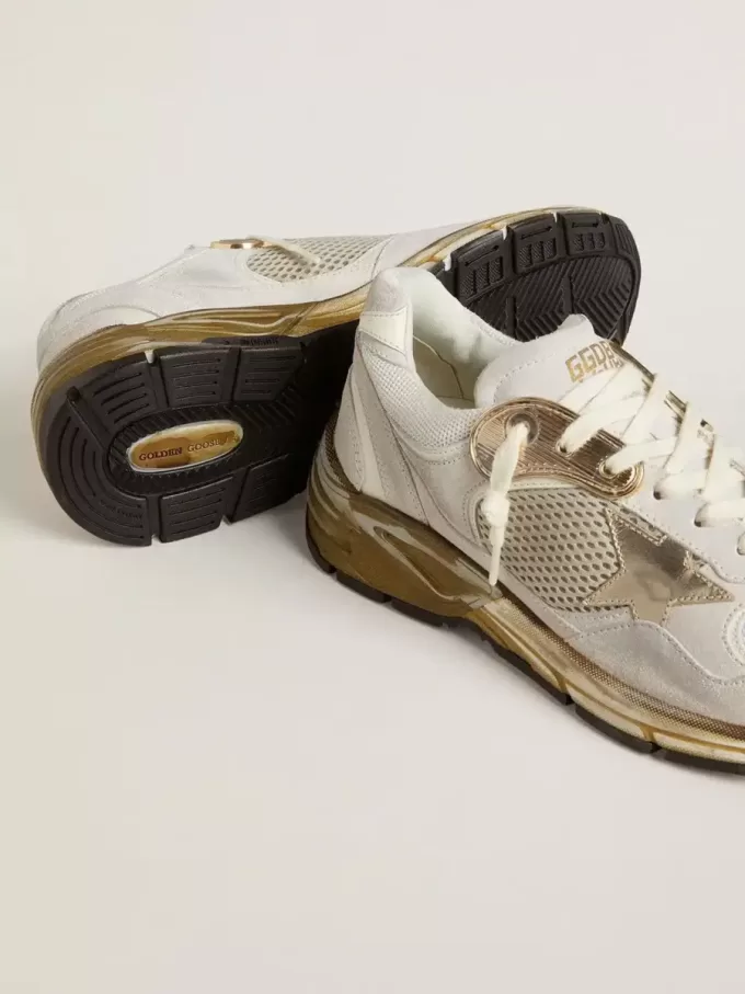 Dad-Star da donna in mesh e pelle scamosciata bianca con stella laminata oro Dad-Star da donna in mesh e pelle scamosciata bianca con stella laminata oro