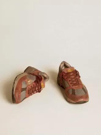 Dad-Star da donna in nabuk con stella in pelle dorata e linguetta sul tallone in pelle scamosciata