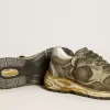 Dad-Star da donna in pelle scamosciata e nylon con stella e linguetta sul tallone in pelle color cachi Dad-Star da donna in pelle scamosciata e nylon con stella e linguetta sul tallone in pelle color cachi