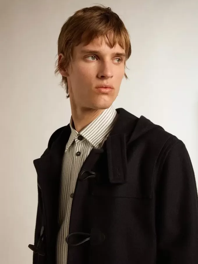 Duffle coat in lana blu scuro con cappuccio e chiusura con alamari Duffle coat in lana blu scuro con cappuccio e chiusura con alamari