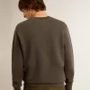 Felpa grigia da uomo con logo e trattamento effetto consumato Felpa grigia da uomo con logo e trattamento effetto consumato