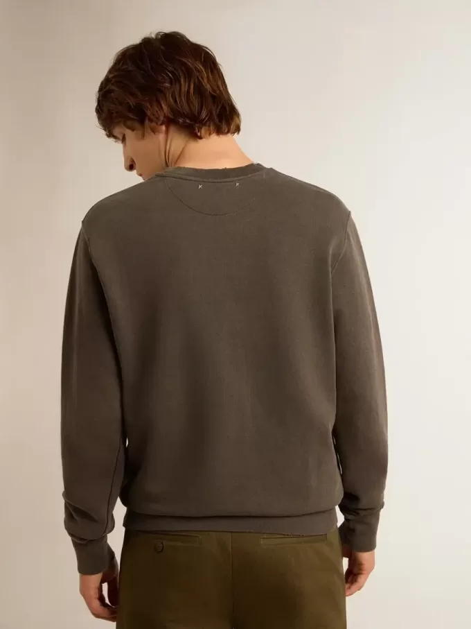 Felpa grigia da uomo con logo e trattamento effetto consumato Felpa grigia da uomo con logo e trattamento effetto consumato