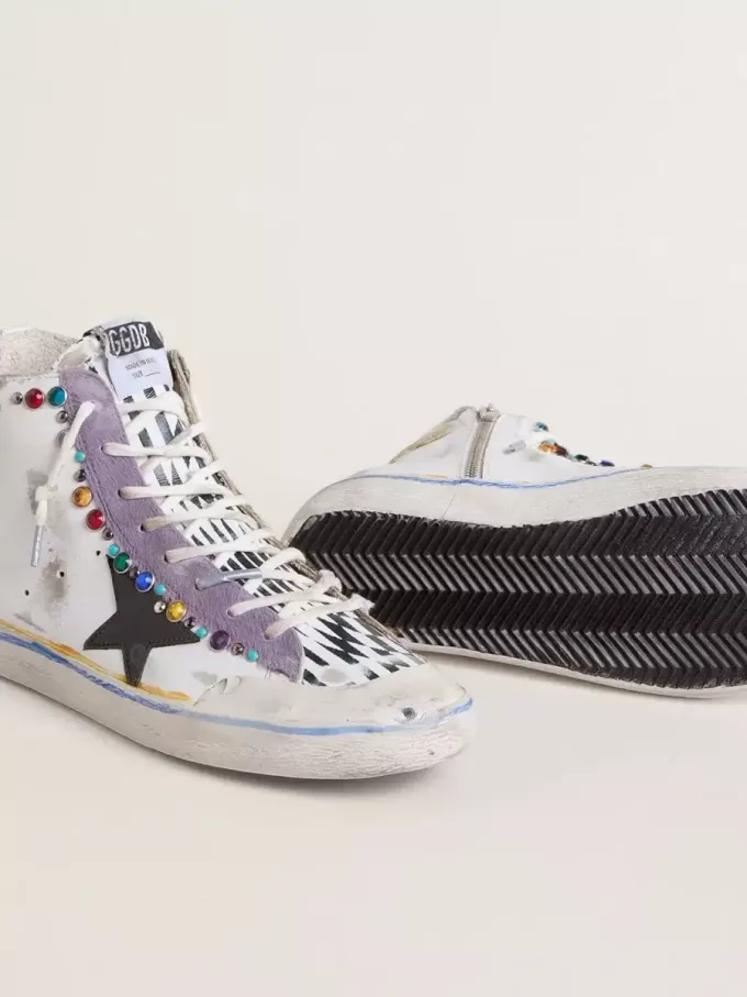 Francy Penstar LAB da donna con stella in pelle nera e borchie multicolori Francy Penstar LAB da donna con stella in pelle nera e borchie multicolori