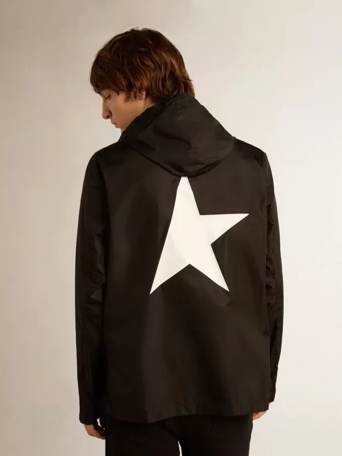 Giacca a vento da uomo con logo bianco a contrasto e stella Giacca a vento da uomo con logo bianco a contrasto e stella