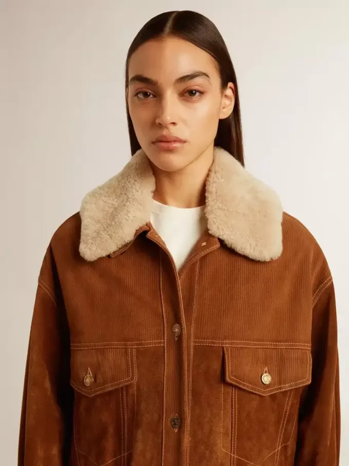 Giacca da donna in pelle scamosciata color tabacco con collo in shearling