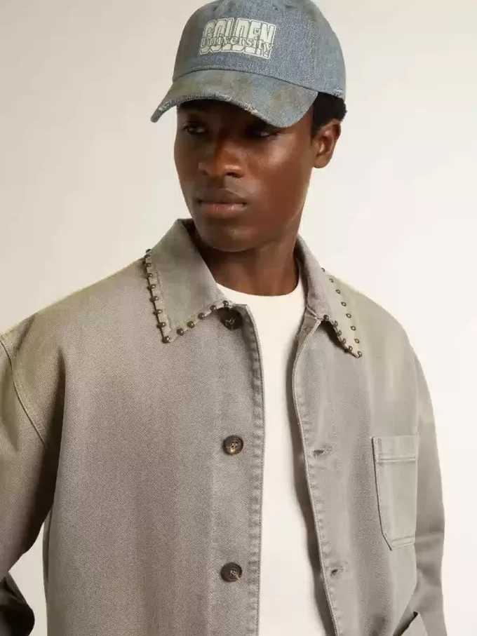 Giacca da uomo in denim grigio con borchie