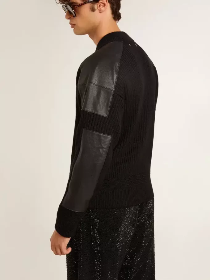 Giacca da uomo in lana merino nera con toppe in pelle Giacca da uomo in lana merino nera con toppe in pelle