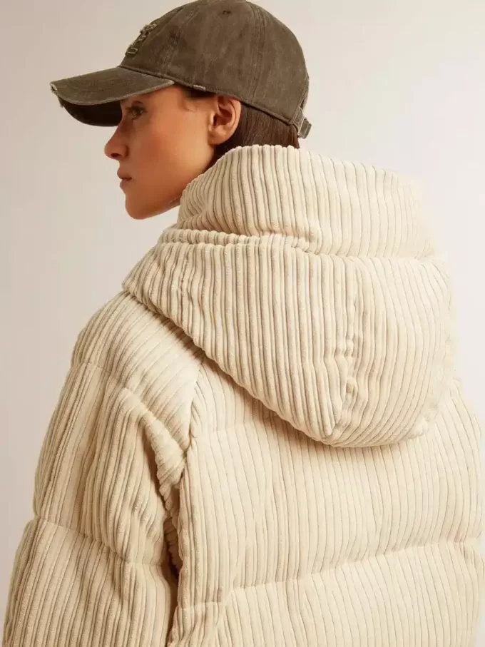 Giacca imbottita in ecopiuma con chiusura zip e cappuccio