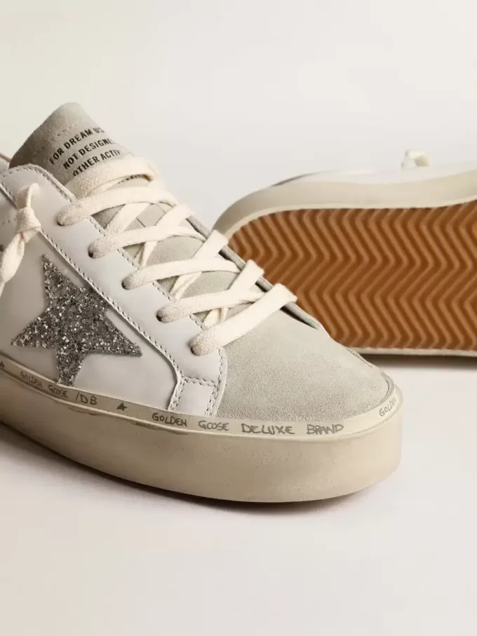Hi Star da donna con stella glitterata argento e linguetta sul tallone in nabuk grigio tortora