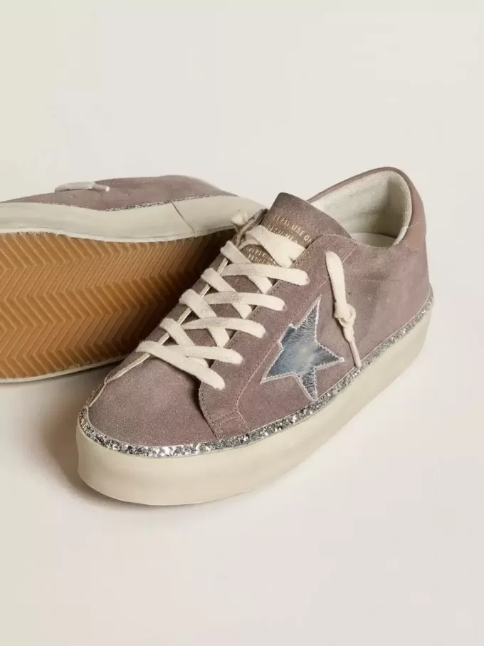 Hi Star da donna in pelle scamosciata con stella in pelle argentata e linguetta in pelle sul tallone Hi Star da donna in pelle scamosciata con stella in pelle argentata e linguetta in pelle sul tallone