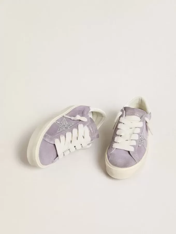 Hi Star da donna in pelle scamosciata viola con stella glitterata argento Hi Star da donna in pelle scamosciata viola con stella glitterata argento