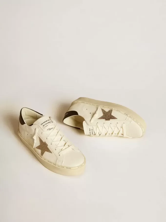 Hi Star LTD con stella in cristallo Swarovski e linguetta sul tallone in pelle nera Hi Star LTD con stella in cristallo Swarovski e linguetta sul tallone in pelle nera
