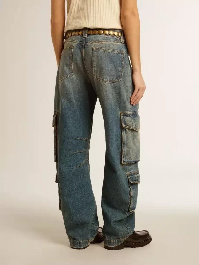 Jeans blu con finitura consumata