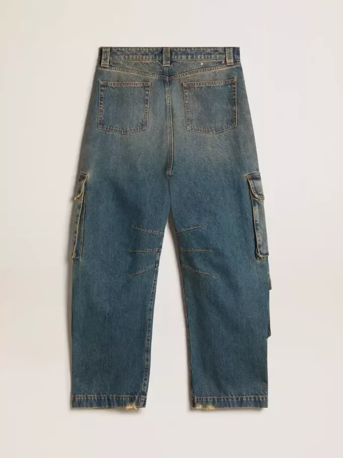 Jeans blu con finitura consumata