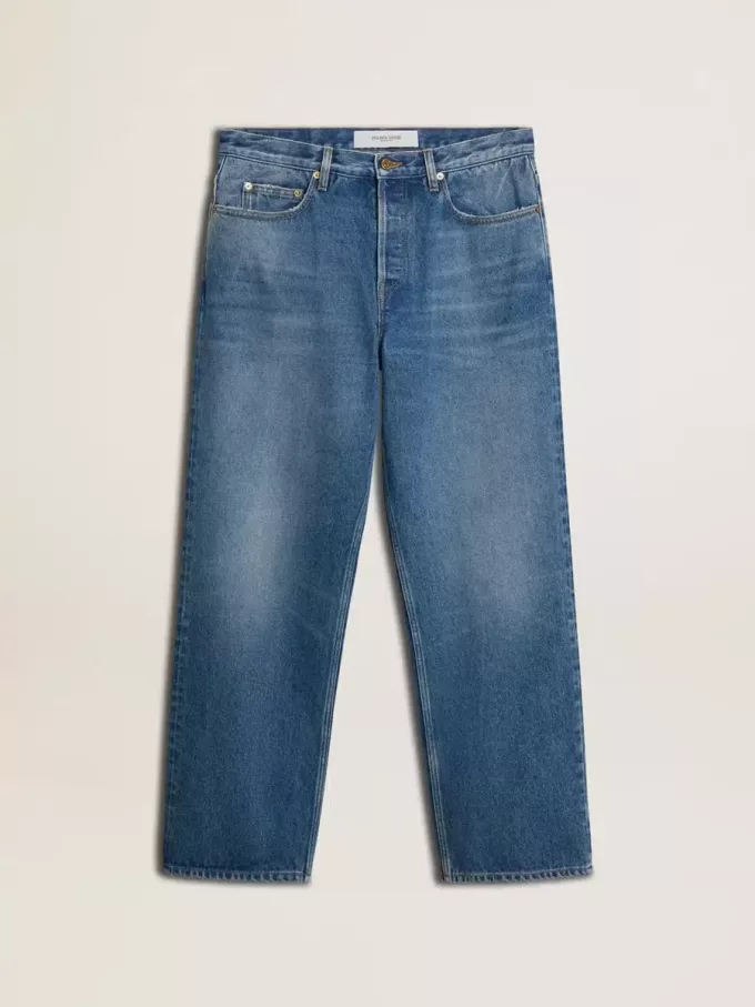 Jeans blu lavaggio medio dal taglio ampio Jeans blu lavaggio medio dal taglio ampio