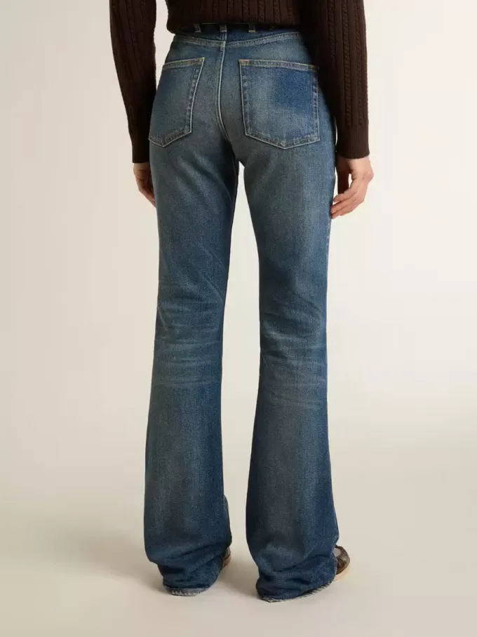 Jeans bootcut da donna con lavaggio vintage e dettagli metallici