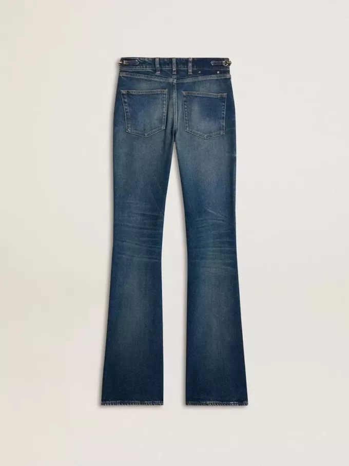 Jeans bootcut da donna con lavaggio vintage e dettagli metallici