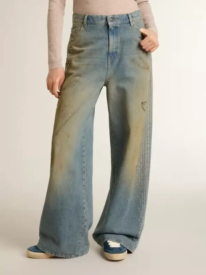 Jeans boyfriend da donna con effetto vissuto, lavaggio sabbia e borchie