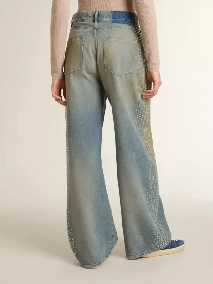 Jeans boyfriend da donna con effetto vissuto, lavaggio sabbia e borchie