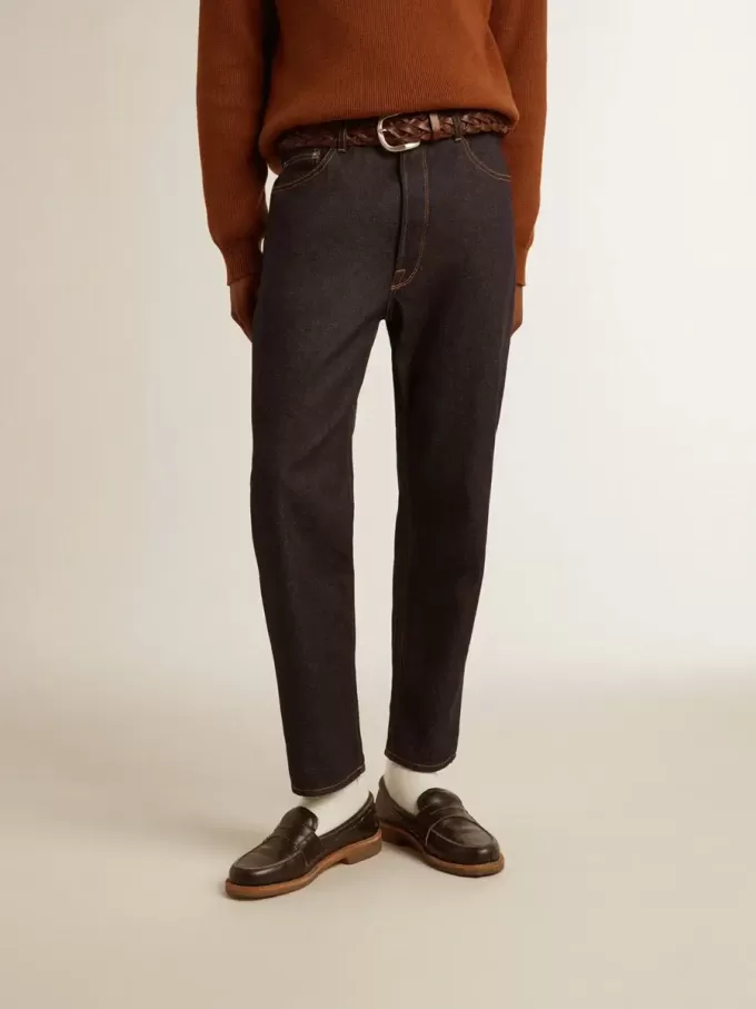 Jeans da uomo blu scuro in denim monolavaggio Jeans da uomo blu scuro in denim monolavaggio