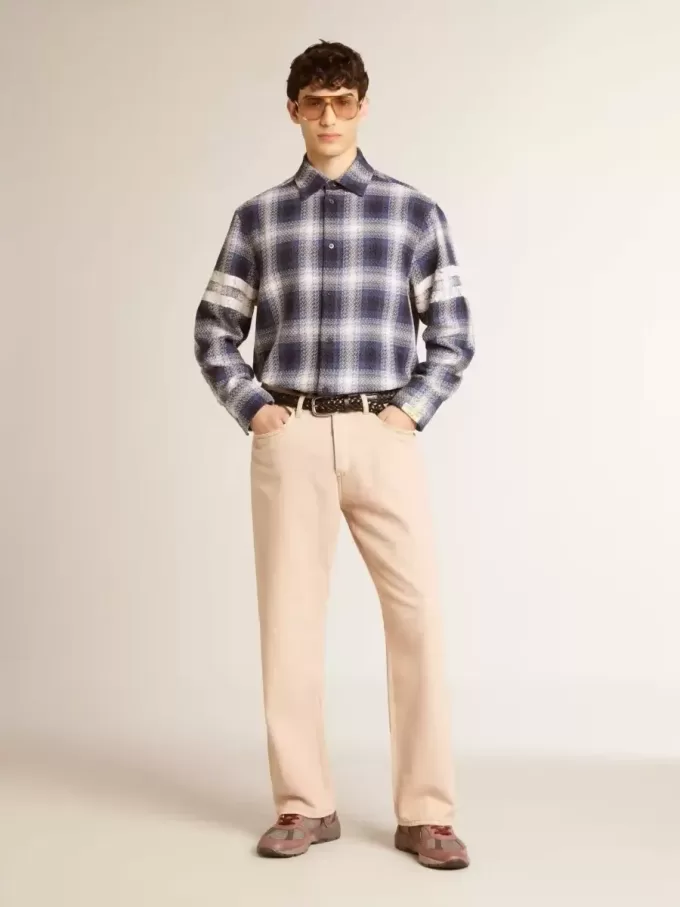 Jeans da uomo tinti di rosa