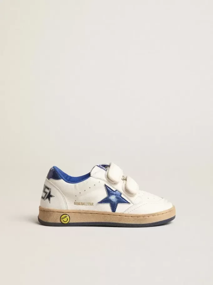 Junior Ball Star con stella e linguetta sul tallone in pelle blu metallizzata Junior Ball Star con stella e linguetta sul tallone in pelle blu metallizzata
