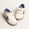 Junior Ball Star con stella e linguetta sul tallone in pelle blu metallizzata Junior Ball Star con stella e linguetta sul tallone in pelle blu metallizzata