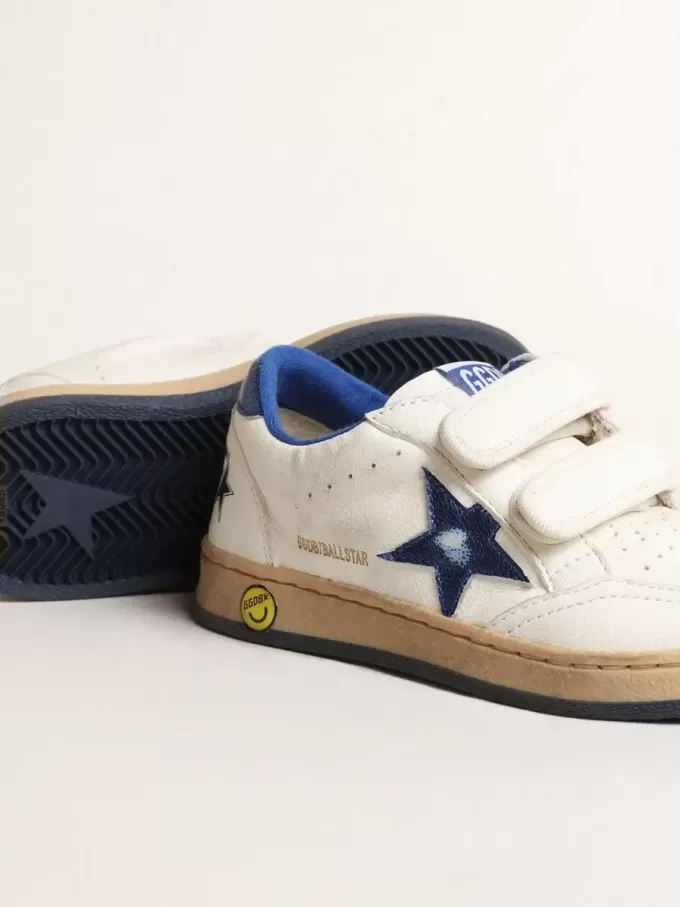 Junior Ball Star con stella e linguetta sul tallone in pelle blu metallizzata Junior Ball Star con stella e linguetta sul tallone in pelle blu metallizzata