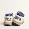 Junior Ball Star con stella e linguetta sul tallone in pelle blu metallizzata Junior Ball Star con stella e linguetta sul tallone in pelle blu metallizzata