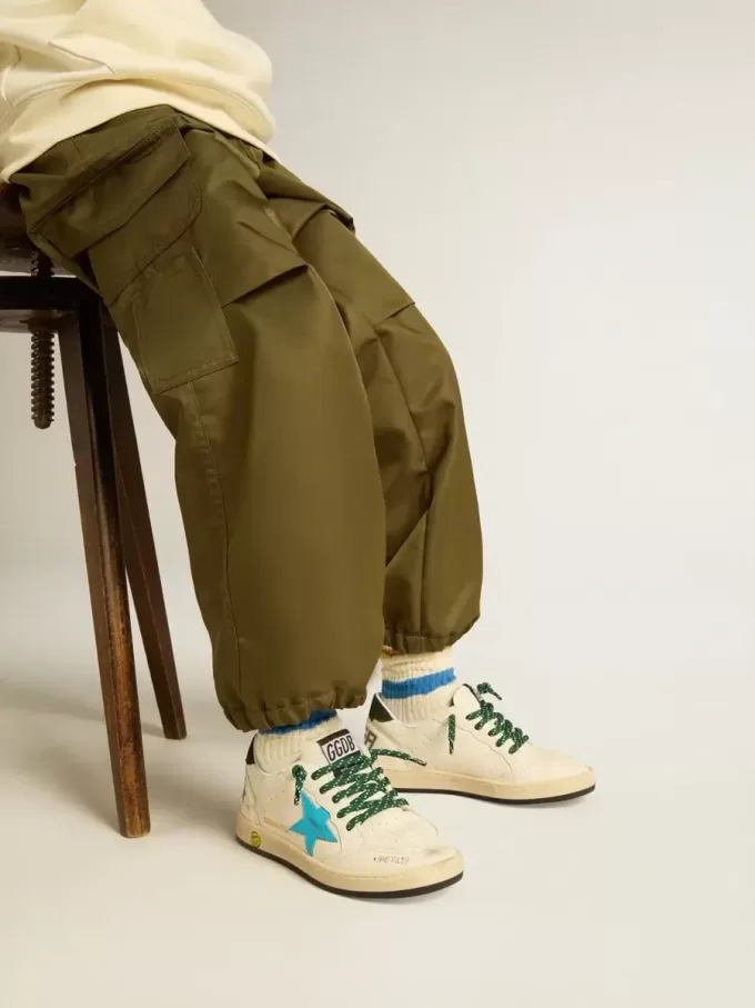 Junior Ball Star con stella turchese e linguetta sul tallone in pelle scamosciata verde Junior Ball Star con stella turchese e linguetta sul tallone in pelle scamosciata verde