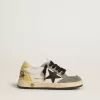 Junior Ball Star in nappa bianca con inserti in pelle scamosciata verde scuro e stella nera Junior Ball Star in nappa bianca con inserti in pelle scamosciata verde scuro e stella nera
