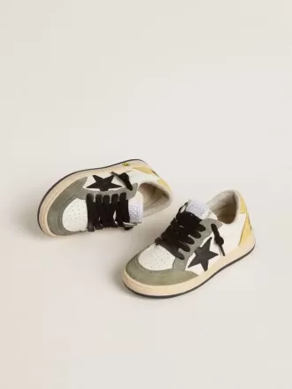 Junior Ball Star in nappa bianca con inserti in pelle scamosciata verde scuro e stella nera Junior Ball Star in nappa bianca con inserti in pelle scamosciata verde scuro e stella nera