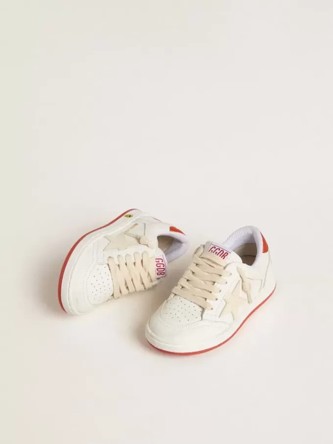 Junior Ball Star in pelle con stella color crema e linguetta sul tallone in pelle rossa Junior Ball Star in pelle con stella color crema e linguetta sul tallone in pelle rossa