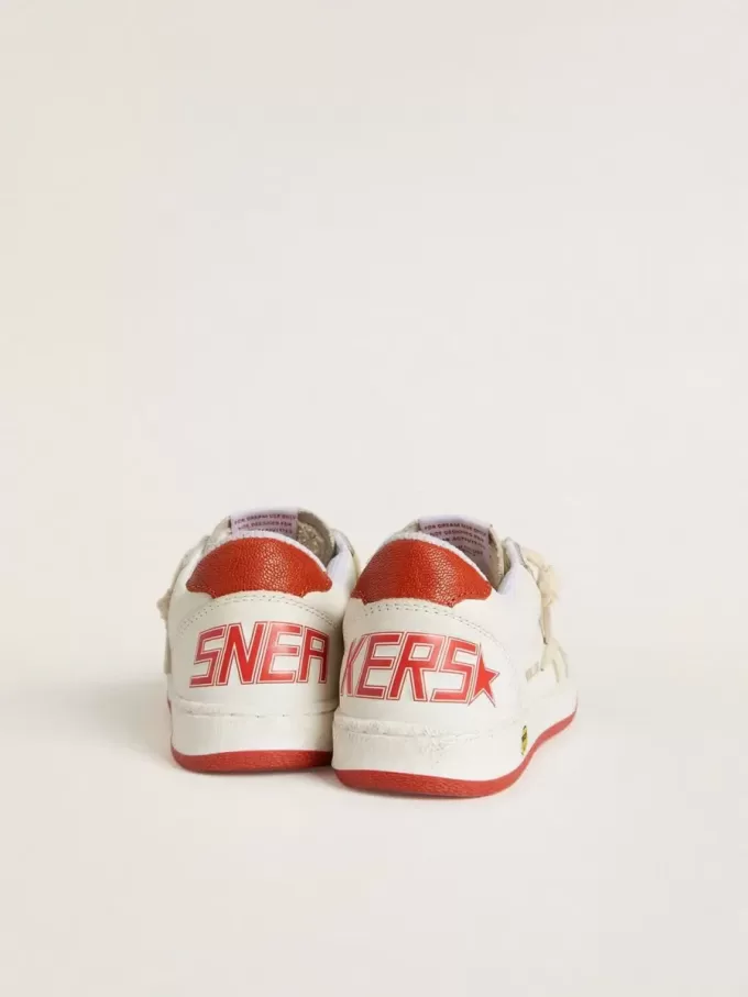 Junior Ball Star in pelle con stella color crema e linguetta sul tallone in pelle rossa Junior Ball Star in pelle con stella color crema e linguetta sul tallone in pelle rossa
