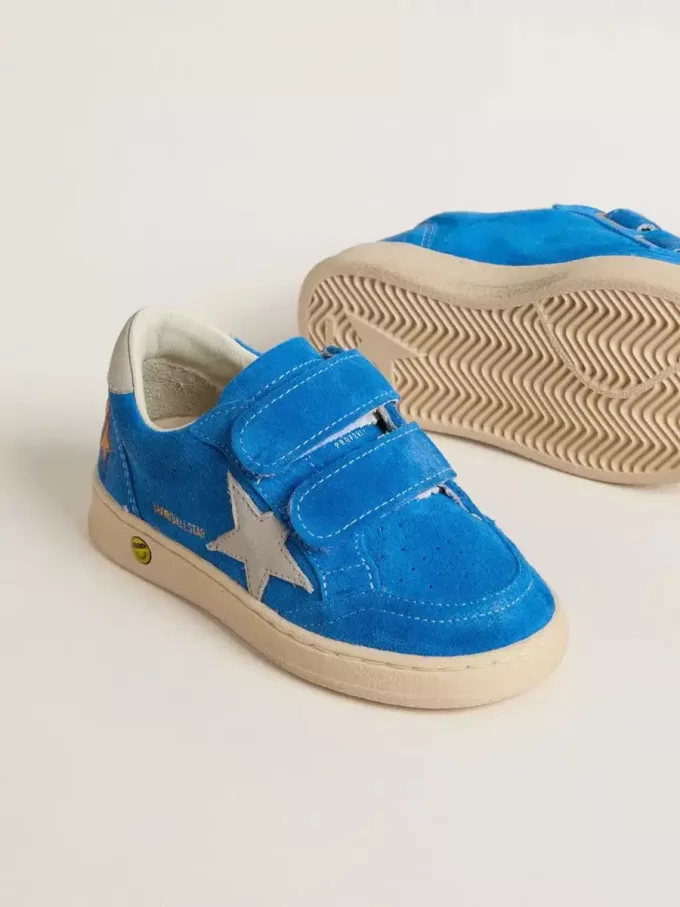 Junior Ball Star in pelle scamosciata azzurra con stella e linguetta sul tallone in nabuk grigio Junior Ball Star in pelle scamosciata azzurra con stella e linguetta sul tallone in nabuk grigio
