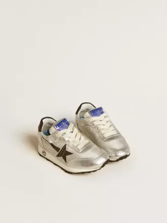 Junior Marathon in nylon argentato con stella nera e linguetta in pelle sul tallone Junior Marathon in nylon argentato con stella nera e linguetta in pelle sul tallone
