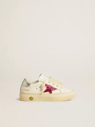 Junior May con stella glitterata fucsia e linguetta sul tallone in pelle metallizzata Junior May con stella glitterata fucsia e linguetta sul tallone in pelle metallizzata