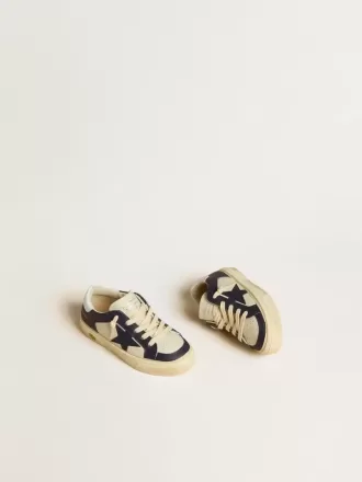 Junior May in pelle bianca e blu con stella e linguetta sul tallone in pelle Junior May in pelle bianca e blu con stella e linguetta sul tallone in pelle