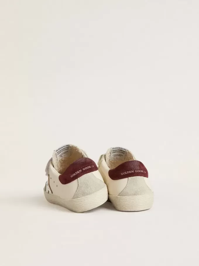 Junior Old School con stella in pelle metallizzata argento e linguetta sul tallone in pelle scamosciata viola Junior Old School con stella in pelle metallizzata argento e linguetta sul tallone in pelle scamosciata viola