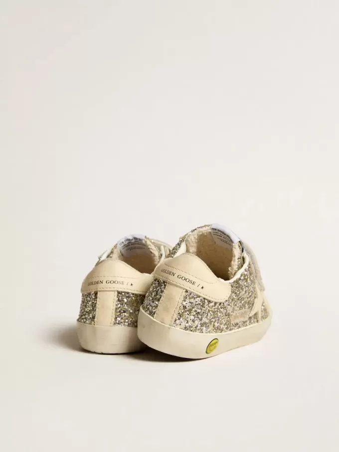 Junior Old School in glitter platino con stella e linguetta sul tallone in pelle Junior Old School in glitter platino con stella e linguetta sul tallone in pelle