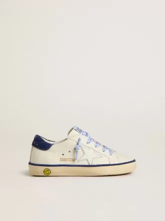 Junior Super-Star in pelle bianca con tallone in camoscio blu Junior Super-Star in pelle bianca con tallone in camoscio blu