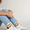Junior Super-Star in pelle bianca con tallone in camoscio blu Junior Super-Star in pelle bianca con tallone in camoscio blu