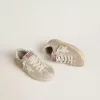 Junior Super-Star in pelle scamosciata laminata color sabbia con stella in pelle bianca