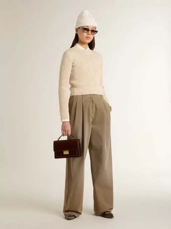 Maglione corto con scollo rotondo in lana beige con cristalli su tutta la superficie Maglione corto con scollo rotondo in lana beige con cristalli su tutta la superficie