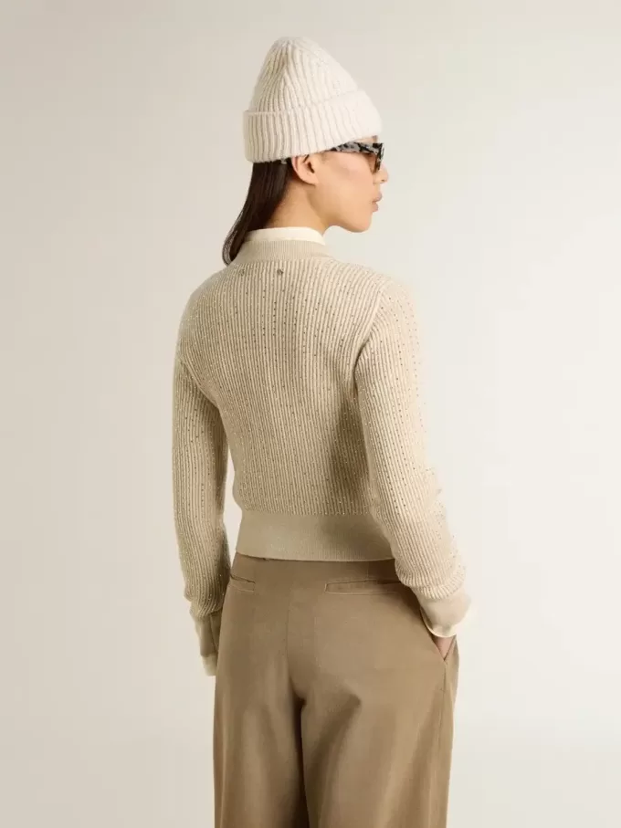 Maglione corto con scollo rotondo in lana beige con cristalli su tutta la superficie Maglione corto con scollo rotondo in lana beige con cristalli su tutta la superficie