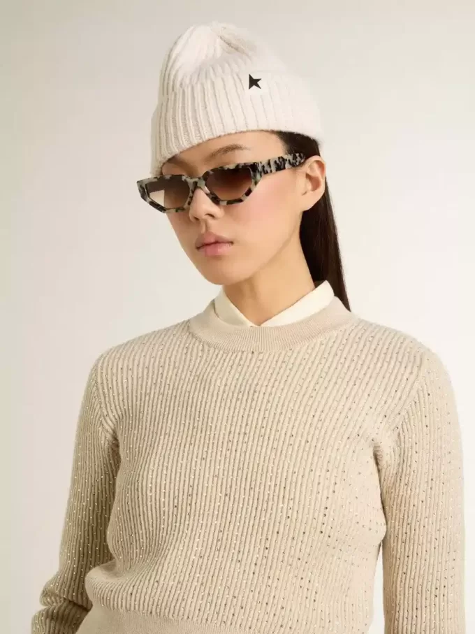 Maglione corto con scollo rotondo in lana beige con cristalli su tutta la superficie Maglione corto con scollo rotondo in lana beige con cristalli su tutta la superficie